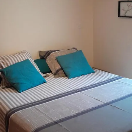 Les Thivolets Apartment *