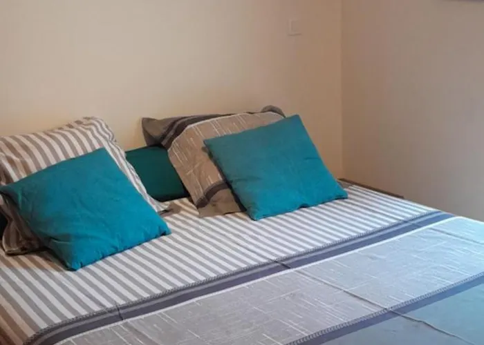 Les Thivolets Apartment *